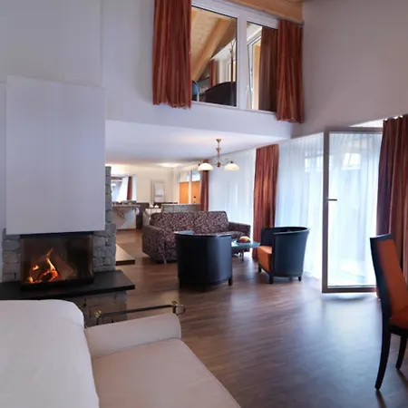 Отель Wellnesshotel Schweizerhof Зас-Фе