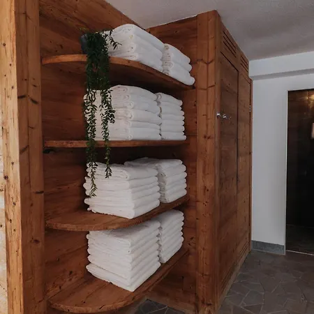 Wellnesshotel Schweizerhof 4* Зас-Фе
