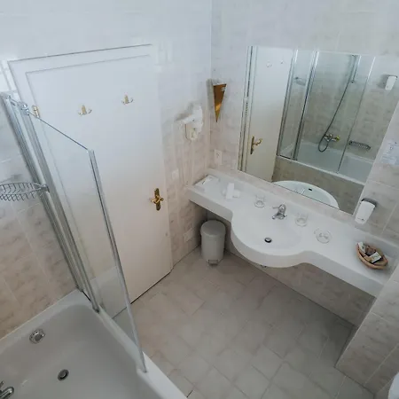 Wellnesshotel Schweizerhof 호텔 4*