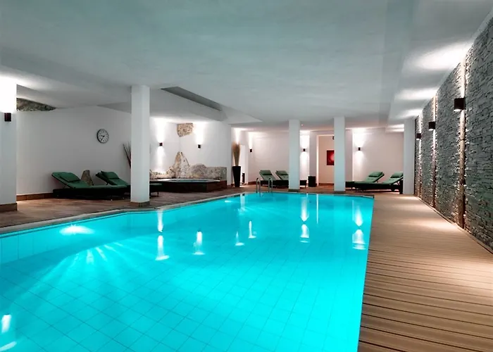 Hotel Wellnesshotel Schweizerhof 4*